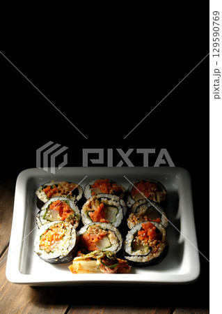 韓国風海苔巻きキンパ 129590769