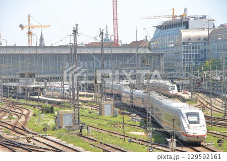 ミュンヘン中央駅のインターシティエクスプレスICE 129592161