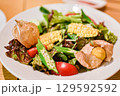 夏野菜たっぷりのサラダ 129592592