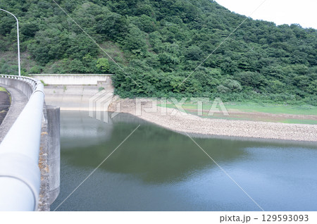 水不足で水位が下がった南川ダム2025 129593093