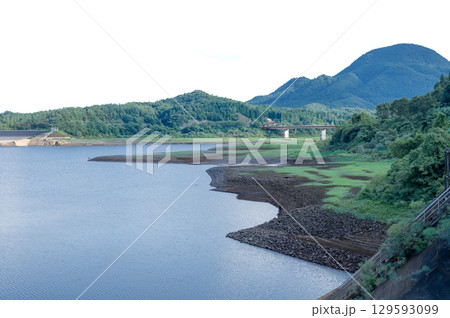 水不足で水位が下がった南川ダム2025 水不足で水位が下がった南川ダム2025 129593099