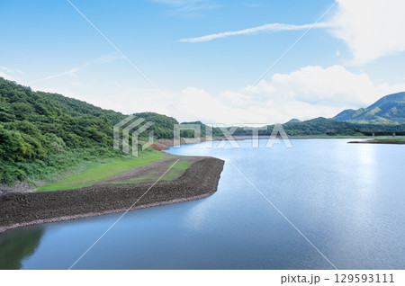 水不足で水位が下がった南川ダム2025 129593111