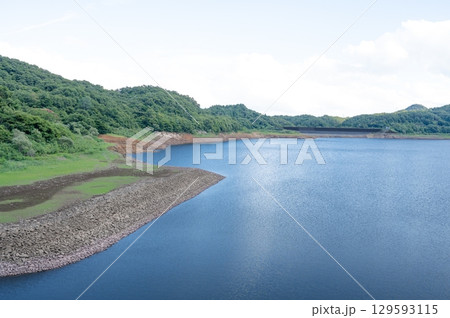 水不足で水位が下がった南川ダム2025 129593115