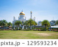 ブルネイのオールドモスクの全景 129593234