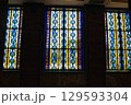 ステンドグラスのあるモスク 129593304