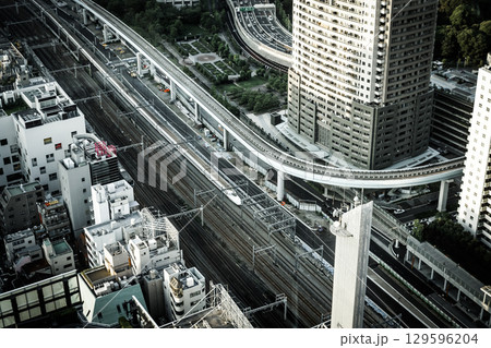 東京の都市と交通のイメージ 129596204