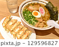 ラーメンと餃子 129596827