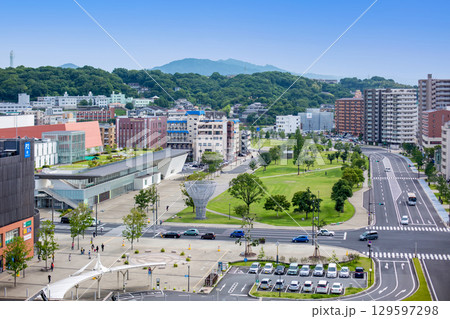 夏のいこいの道とホルトホール 129597298