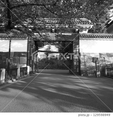 東京・田安門の歴史感じる静かな景観 東京・田安門の歴史感じる静かな景観 129598949