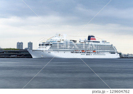 飛鳥Ⅲ 横浜港に初入港 129604762