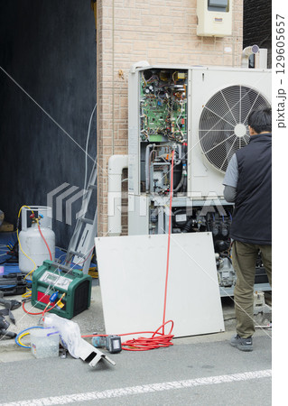 業務用エアコンの交換工事 業務用エアコンの交換工事 129605657