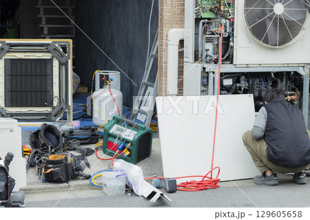 業務用エアコンの交換工事 業務用エアコンの交換工事 129605658