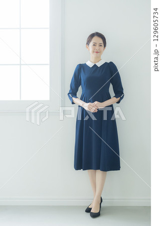 ミドル女性のポートレート 129605734