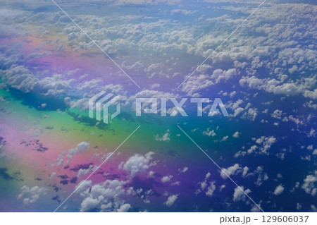 石垣島沖の虹色の海 129606037