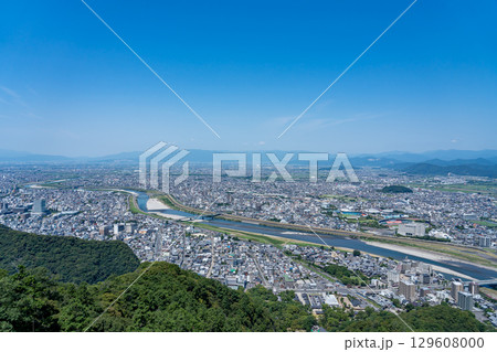 岐阜県岐阜市 岐阜城のある金華山展望台からの天下を取った気分になれる眺め 岐阜県岐阜市 岐阜城のある金華山展望台からの天下を取った気分になれる眺め 129608000