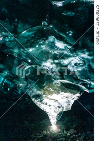 Ice cave near Jokulsarlon 129608225