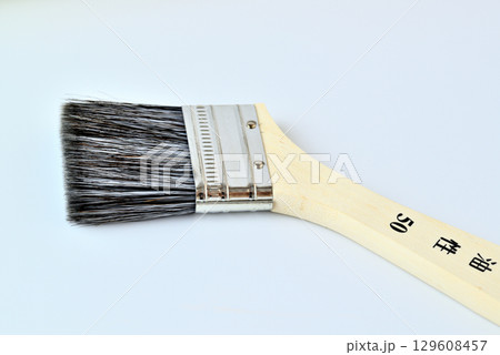 日曜大工・DIYに使用する刷毛 129608457