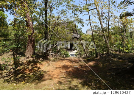 歴史あふれる京都南禅寺の初夏の風景 129610427