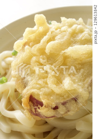 さつまいもの天ぷらうどん さつまいもの天ぷらうどん 129613842
