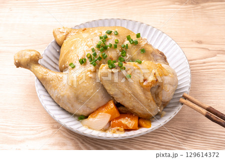 鶏の塩こうじ蒸し焼き 129614372