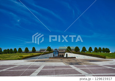 青空に映えるハートピア春江 129615917