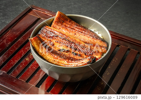 国産天然うなぎのうな丼　Super high quality Japanese eel bowl 129616089