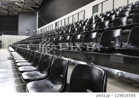 体育館の観客席　京王アリーナTOKYO 129616588