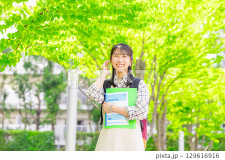 大学生　キャンパス　外 129616916