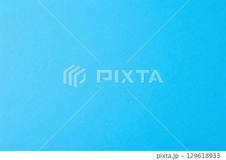 青い紙の背景素材 129618933