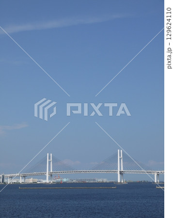 大さん橋から見たベイブリッジ 大さん橋から見たベイブリッジ 129624110