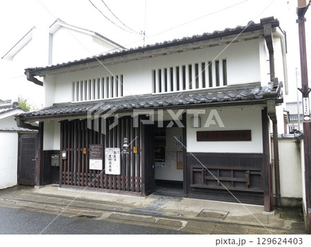 奈良市の奈良町（ならまち）にある奈良市史料保存館 129624403