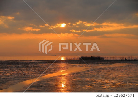 荒尾市　海岸　夕暮れ、 129627571