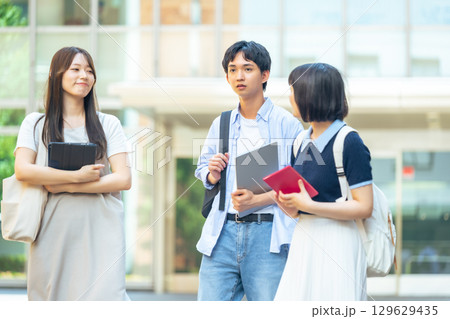 大学生イメージポートレート 129629435