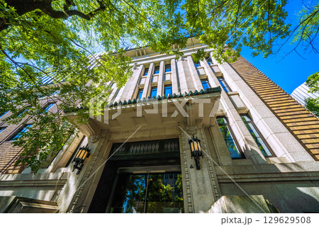 日本の東京都市景観 九段会館テラスなどを望む＝8月15日 129629508