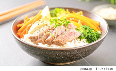 彩り野菜と牛肉の贅沢丼1 彩り野菜と牛肉の贅沢丼1 129631436