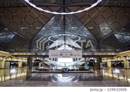 サウジアラビア ハラマイン高速鉄道の駅構内(アル・スレイマニヤ・ジッダ駅) 129632606