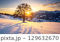 【リアルな風景】壮大な雪山の壁紙【夕焼け】 129632670