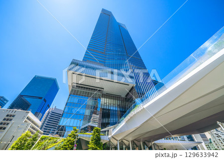 日本の東京都市景観8月。虎ノ門ヒルズステーションタワー（虎ノ門ヒルズ駅）などを望む。新時代へ＝15日 129633942