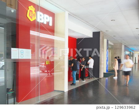 躍動するフィリピン - マニラ・マカティのショッピングモール 　都市景観（2025年6月） 129633962