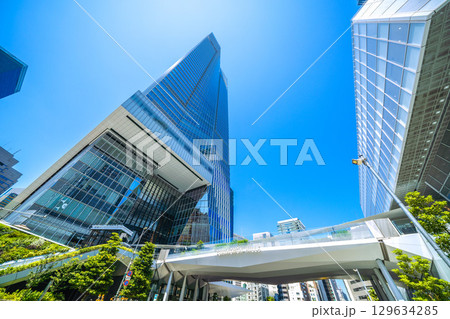 日本の東京都市景観8月。虎ノ門ヒルズステーションタワー（虎ノ門ヒルズ駅）などを望む。新時代へ＝15日 129634285