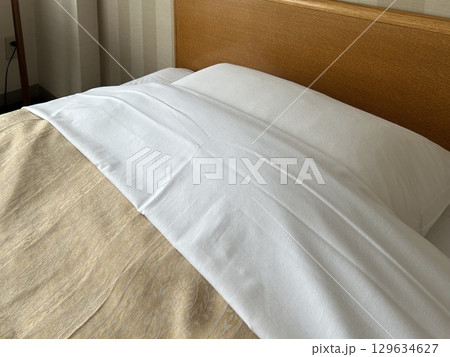 ベッド　枕　掛け布団 129634627