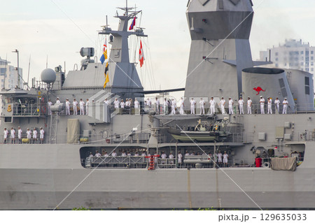 Navy Sailors Lined Up To Say Goodbye On Board Of HMAS Toowoomba (FFH 156) Frigate Of Royal Australian Navy. Navy Sailors Lined Up To Say Goodbye On Board Of HMAS Toowoomba (FFH 156) Frigate Of Royal Australian Navy. 129635033