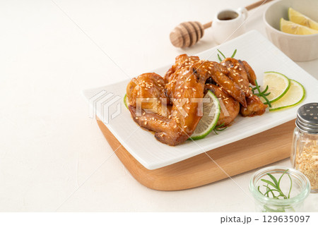 手羽先 手羽 鶏 129635097