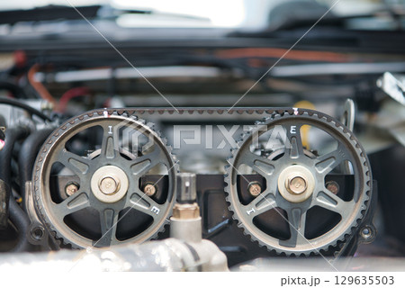 タイミングベルト駆動のカムプーリー 129635503