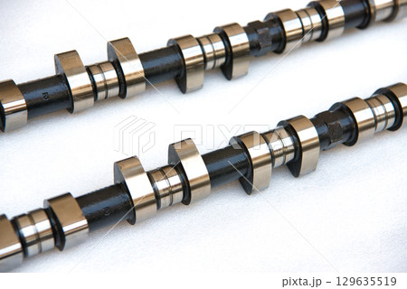 カムシャフト 129635519