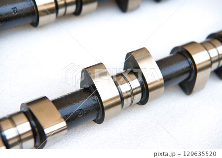 カムシャフトのカム山 129635520