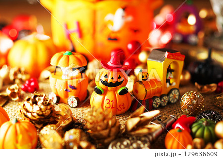 お化け達のにぎやかなハロウィンパーティー・イメージ 129636609