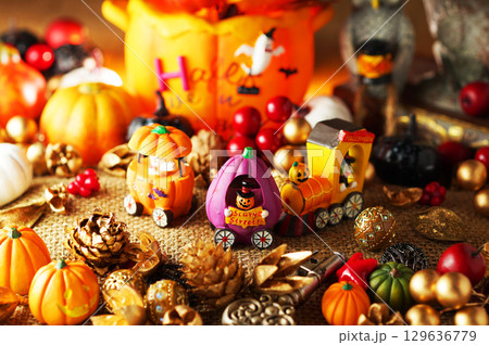 お化け達のにぎやかなハロウィンパーティー・イメージ 129636779