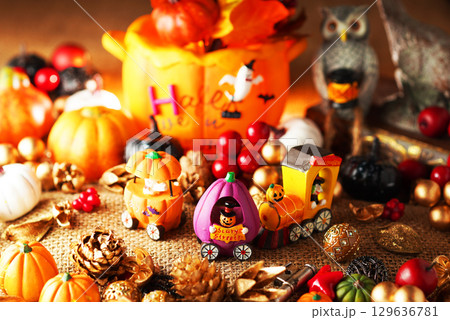 お化け達のにぎやかなハロウィンパーティー・イメージ 129636781