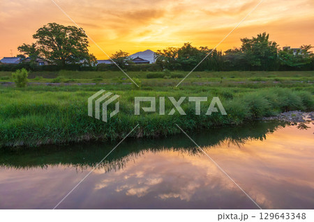 比叡山の朝焼け 129643348